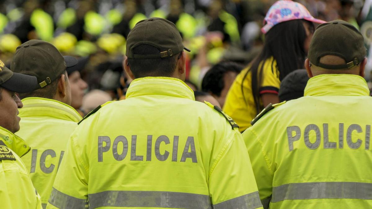 Savunma Bakanlığı 33 polis memurunun görevden alınacağını duyurdu