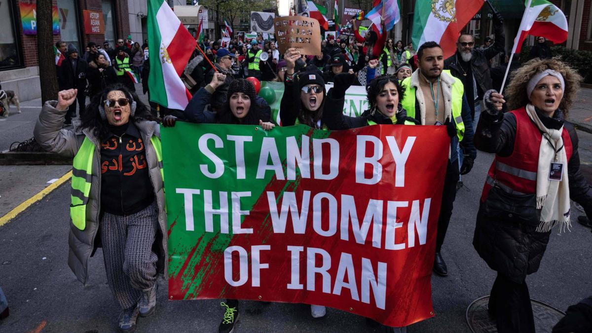 Irán intensifica las ejecuciones y dos mujeres mueren condenadas a la horca, según oenegé