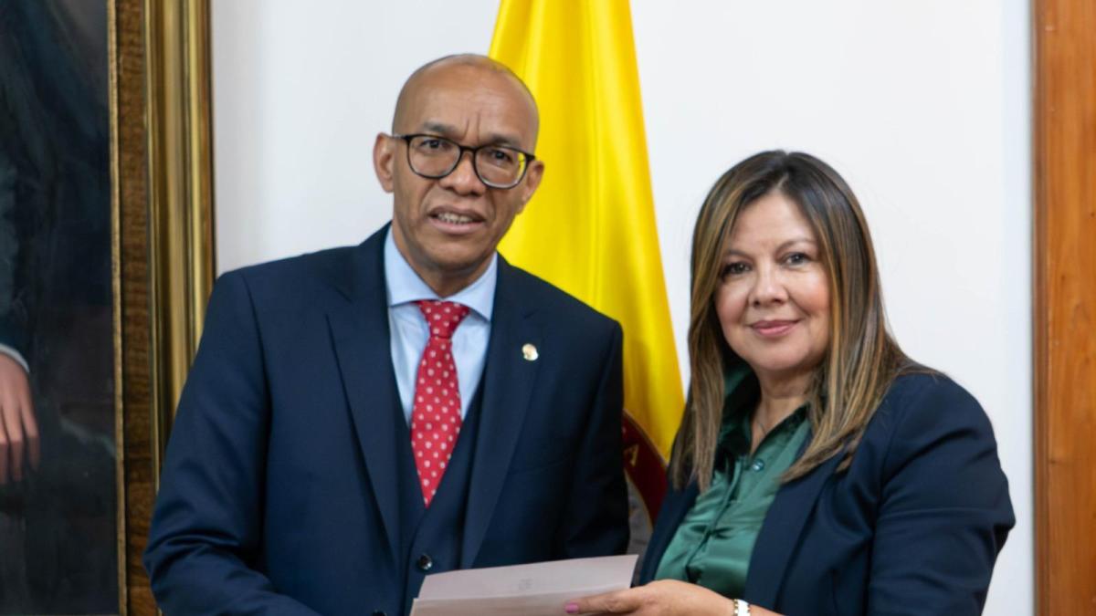 Yüksek Mahkeme Luz Adriana Camargo'ya Savcı seçildiğini bildirdi