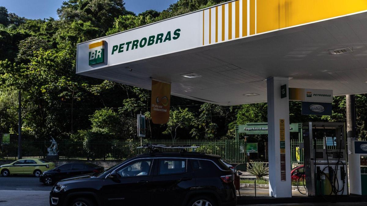 Brasil: Petrobras pierde más de 6.000 millones de dólares tras cambio de mando ordenado por Lula da Silva