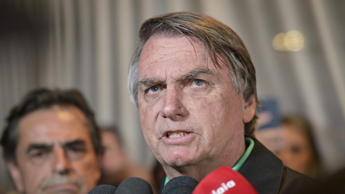 Bolsonaro tacha a Brasil de 'régimen autoritario' comparable con Venezuela tras ser acusado