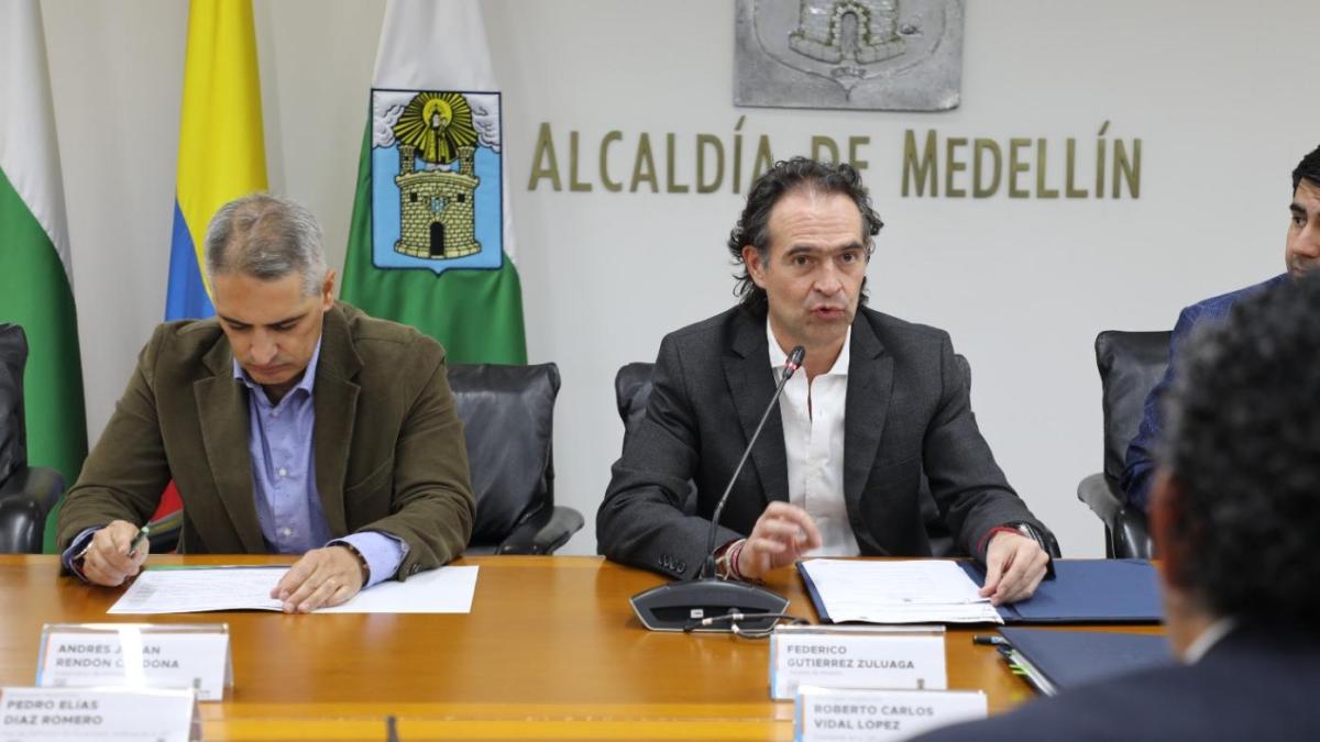 Críticas desde Antioquia a la suspensión de operaciones contra las disidencias de 'Calarcá'