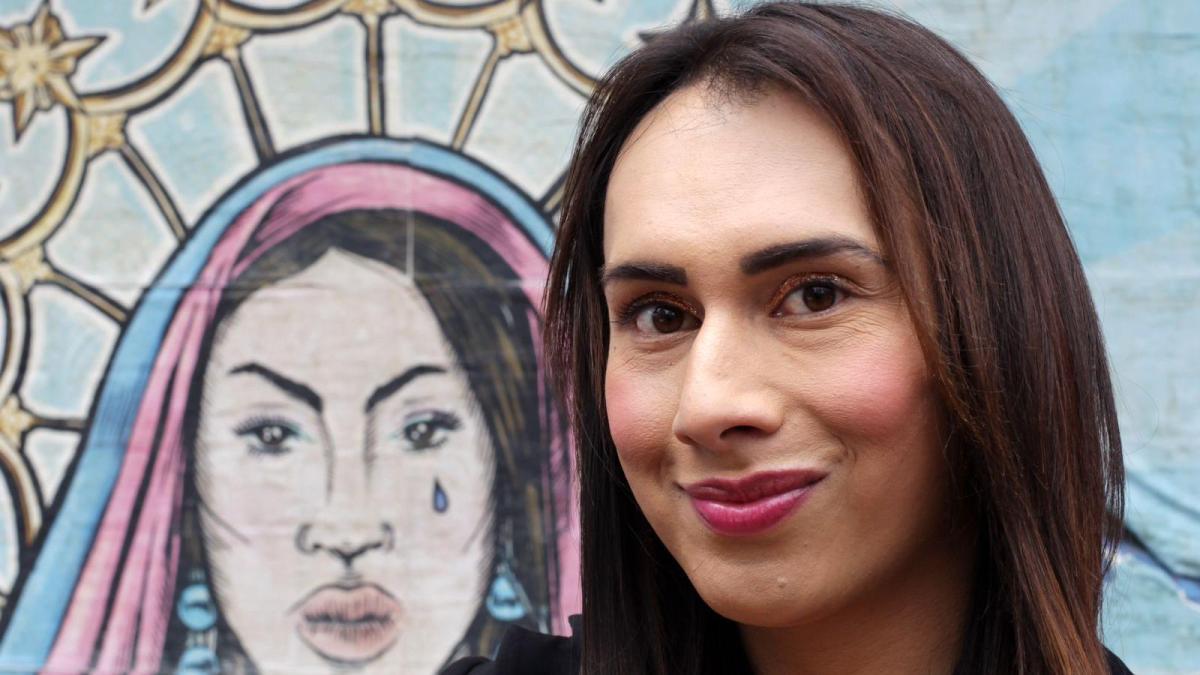Historia de la única mujer transgénero que trabaja como periodista en ...