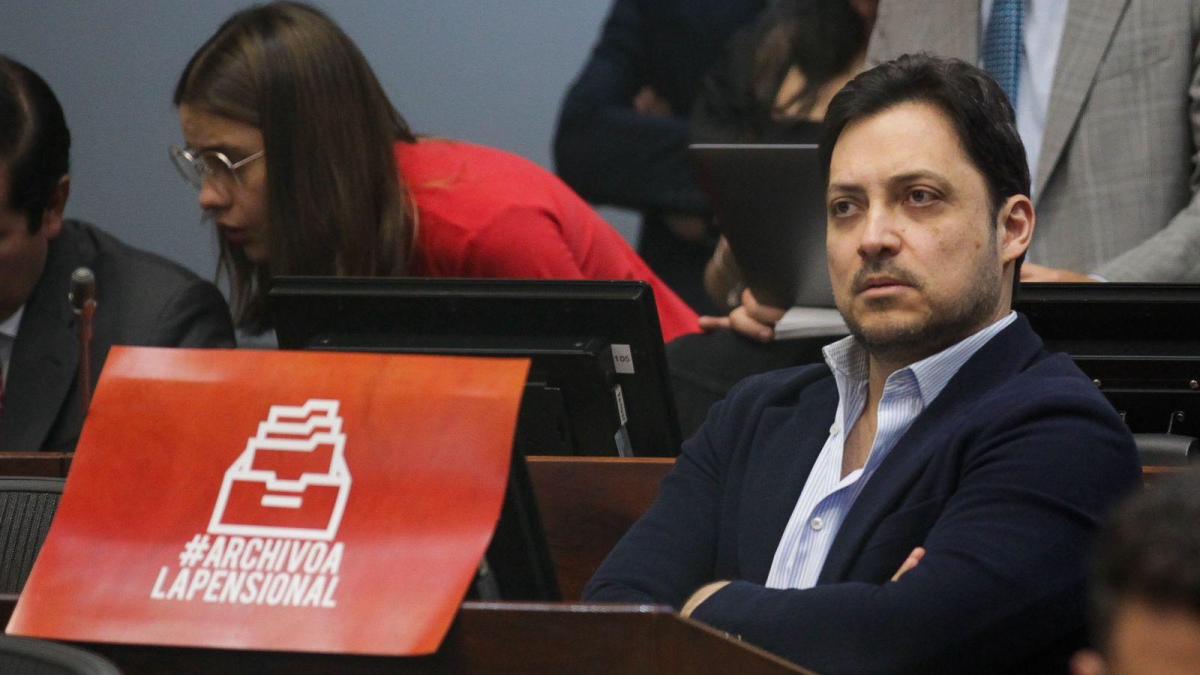 'La elección de César Lorduy representa la politiquería, el escampadero de candidatos que no llegaron al Congreso': Carlos Fernando Motoa