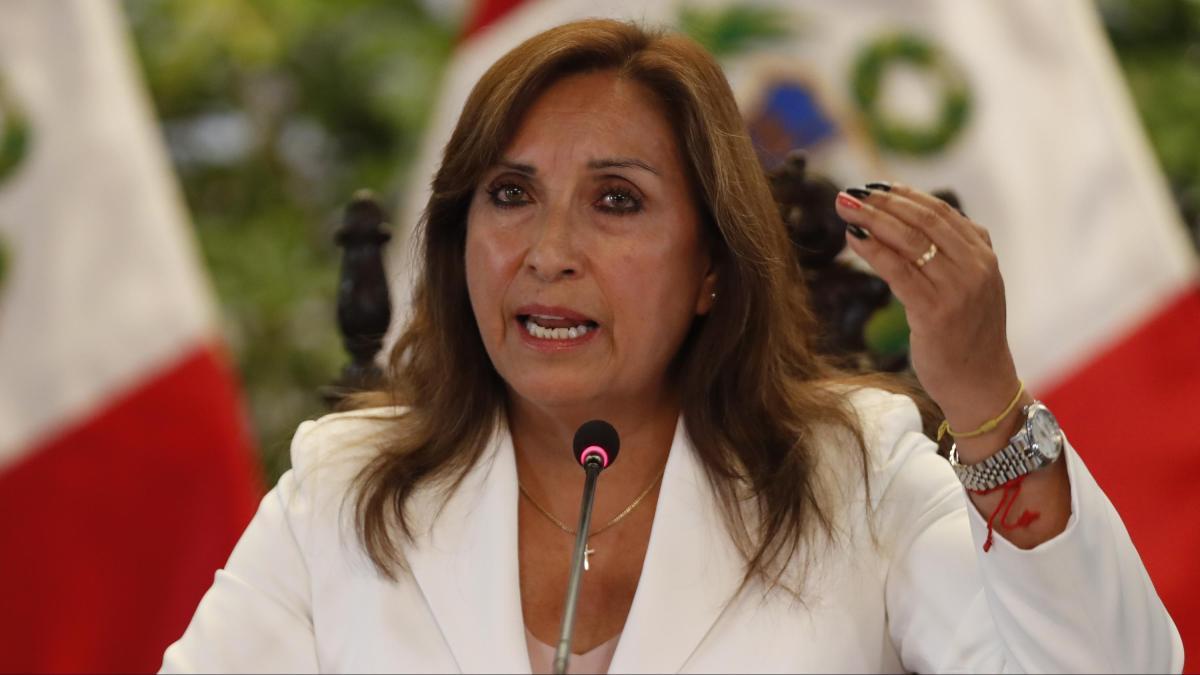 ‘Vamos a seguir caminando’: Dina Boluarte afirma que completará periodo presidencial en Perú hasta 2026