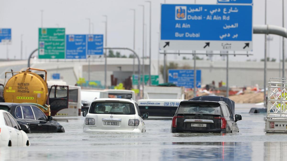 Impactantes imágenes de la lluvia más fuerte en la historia de Dubái: inundaciones paralizan aeropuertos y autopistas