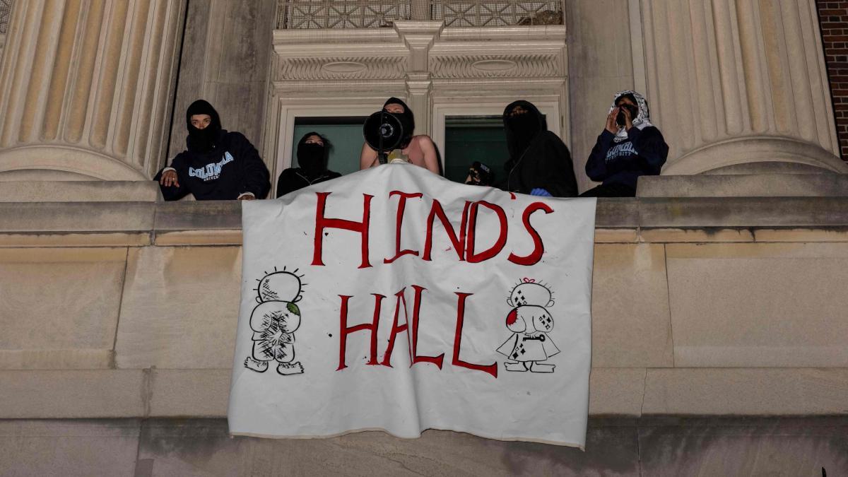 Casa Blanca critica ocupación de edificio de la Universidad de Columbia en protestas propalestinas: ‘No es un ejemplo de protesta pacífica’