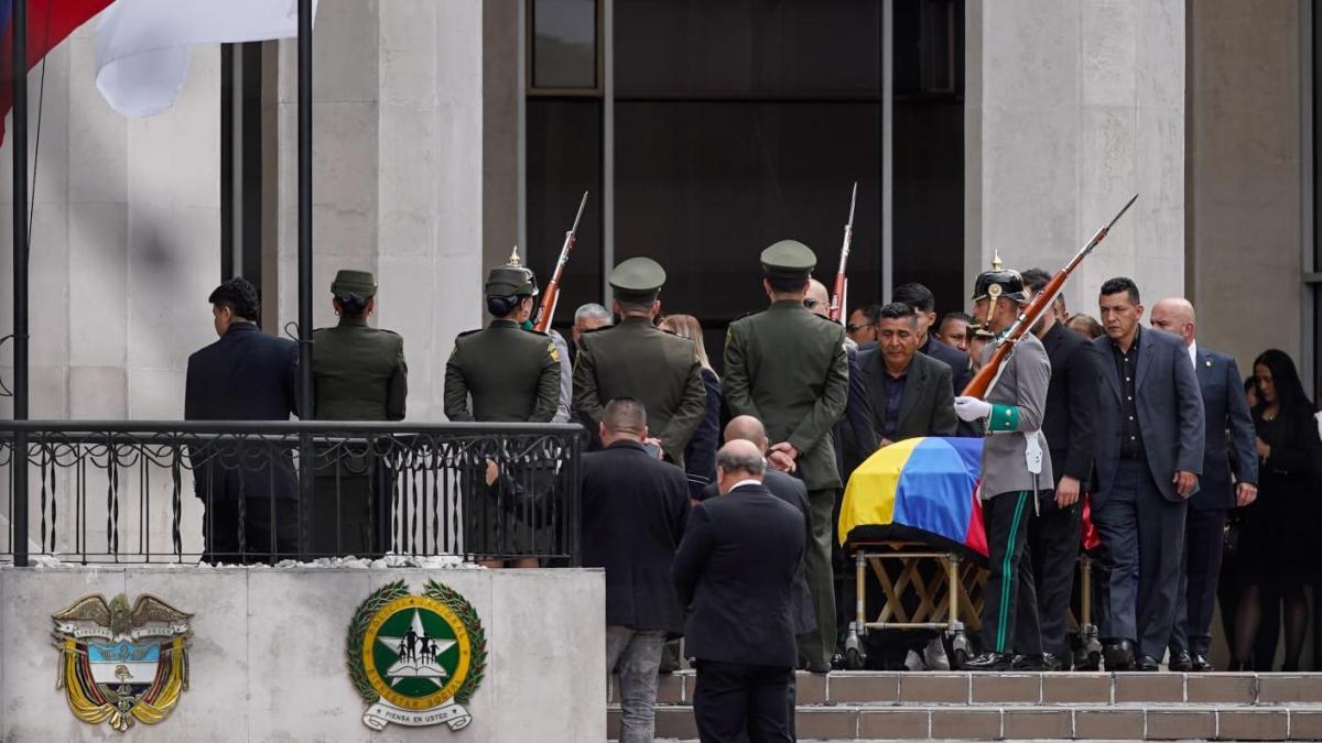 Fotos: así despiden al coronel (r) Élmer Fernández, director de cárcel La Modelo asesinado en Bogotá