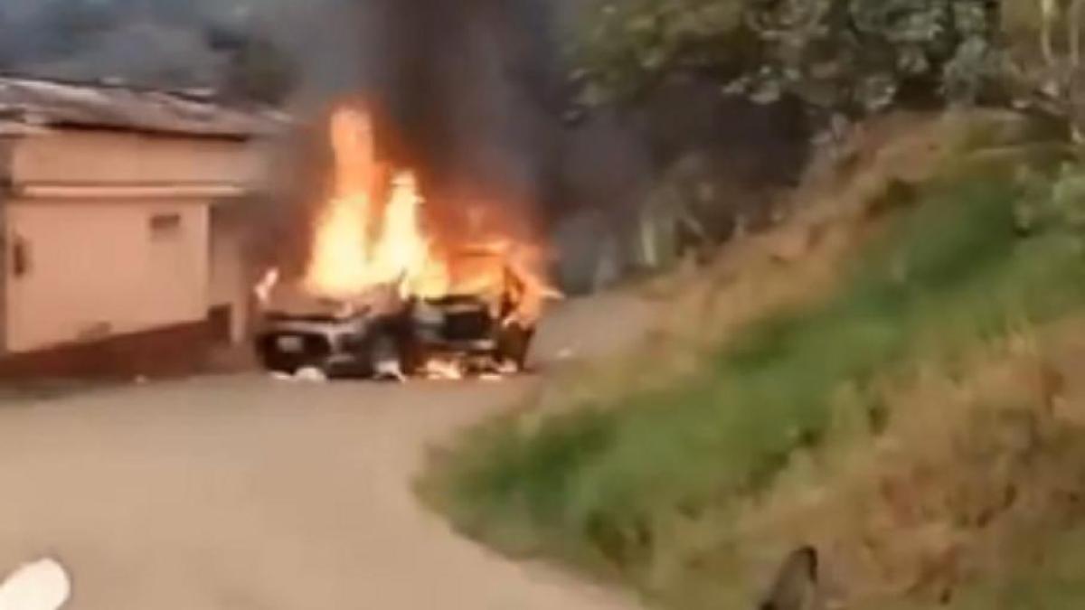 Polise yönelik yeni saldırıların ardından iki yerli bölgede yaşanan terör gecesiydi