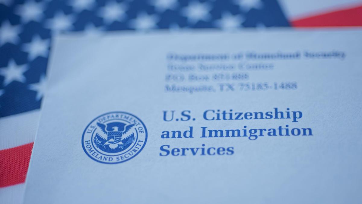 ¿Más tiempo de espera para inmigrantes?: los efectos de este cambio en el Uscis