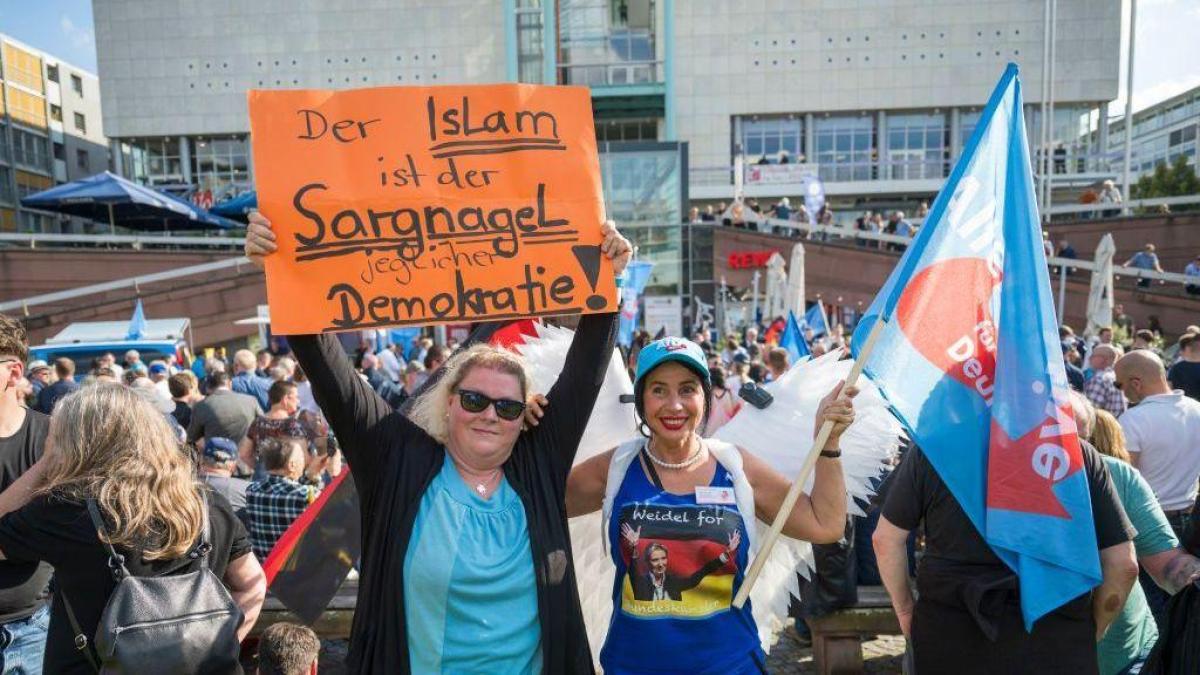 EE. UU. acusa a Alemania de reconstruir el 'Muro de Berlín' por designar a AfD como partido 'extremista de derecha'