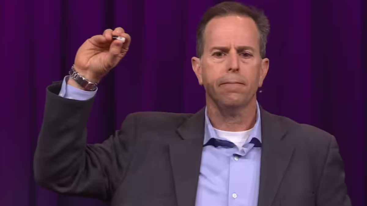 He ate a tiny robot and showed live how a pill that promises to end endoscopy works.