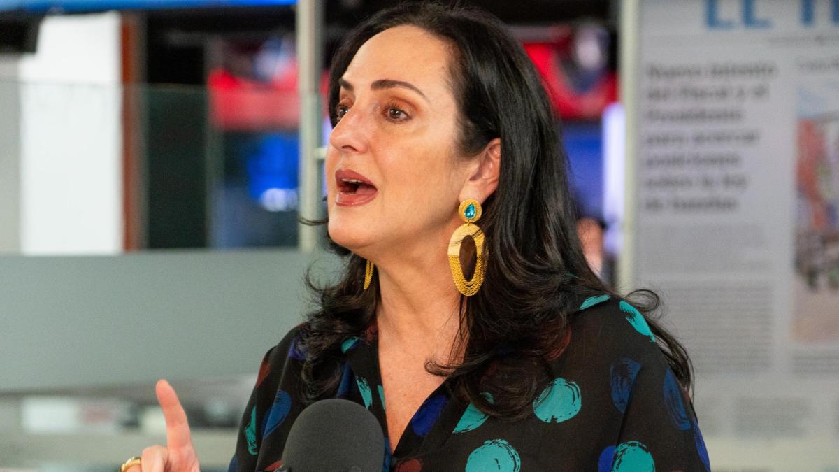 'Si uno no le pone un freno, termina implosionando el partido': senadora Cabal tras polémica por encuesta que le da liderazgo de puja presidencial a Miguel Uribe