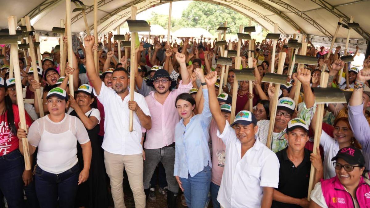 En Bolívar 149 mujeres rurales recibieron títulos de propiedad en conmemoración del Día Internacional de la Mujer Rural