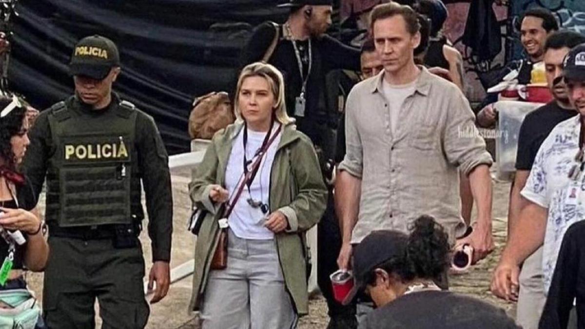 Actor que interpreta a ‘Loki’ fue captado en Medellín: esto está haciendo Tom Hiddleston en una comuna de la ciudad 