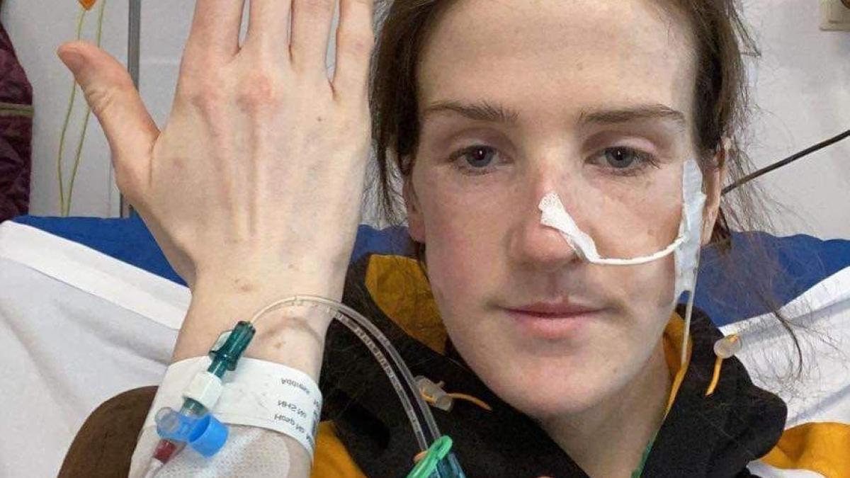 La mujer que vivió con el estómago paralizado durante tres años y los médicos le dijeron que podía morir: 'Creyeron que sufría de anorexia'