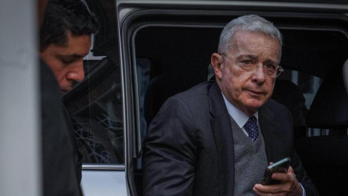 Álvaro Uribe Trial Hearing Suspended