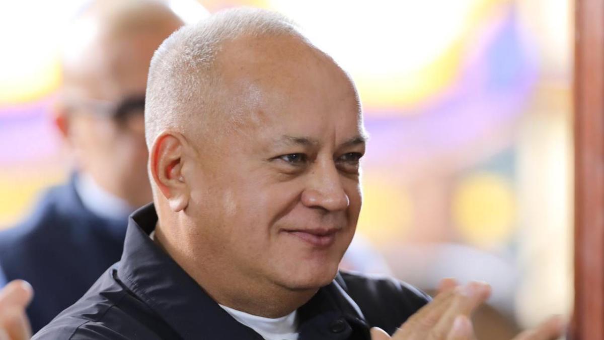 Detienen a un estadounidense y dos españoles acusados de 'desestabilizar' Venezuela, según un anuncio de Diosdado Cabello