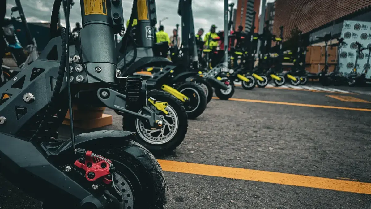 Patinetas eléctricas en Bogotá: entre el riesgo por la inseguridad y el aumento de usuarios