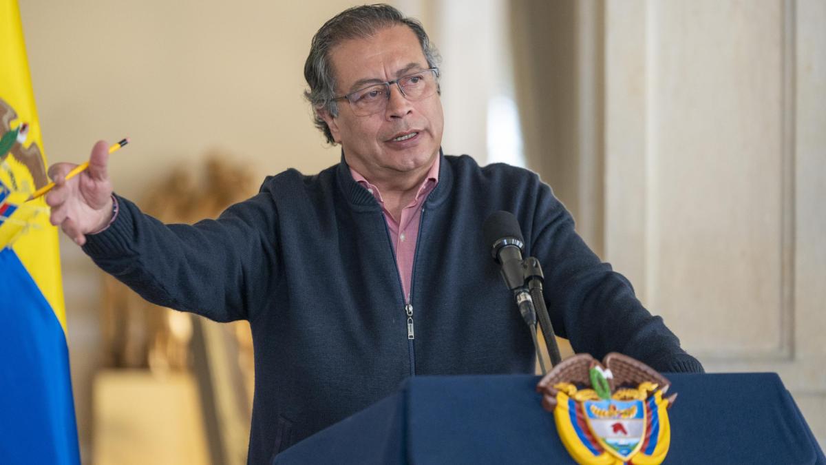 'Qué miedo tiene ante el pueblo': presidente Petro sobre posible pedido del CNE para discutir caso de su campaña en guarnición militar