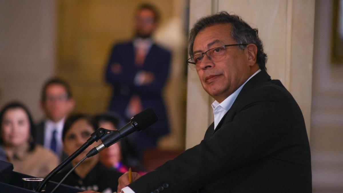 Presidente Petro cuestiona condiciones para elegir miembros de la Creg tras sanción por desacatar nombramientos