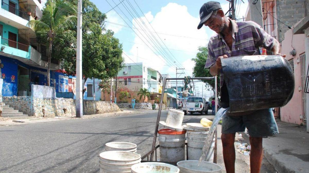 Grave denuncia en la Essmar : el agua, el nuevo negocio de las bandas criminales en Santa Marta