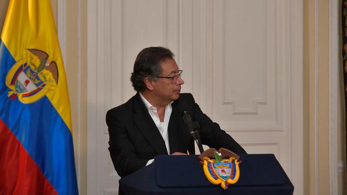 Presidente Petro dice que se violó su fuero integral tras imputación del CNE y pide a Comisión de Acusaciones que revele pruebas en su favor