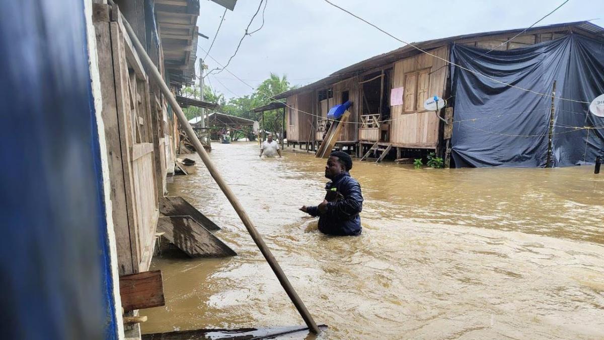 Ya han llegado más de 10 toneladas de ayudas a Chocó para los miles de damnificados que deja la emergencia causada por inundaciones