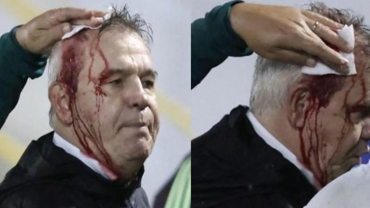 Video | Así quedó registrada la brutal agresión de unos aficionados al técnico de México, Javier Aguirre