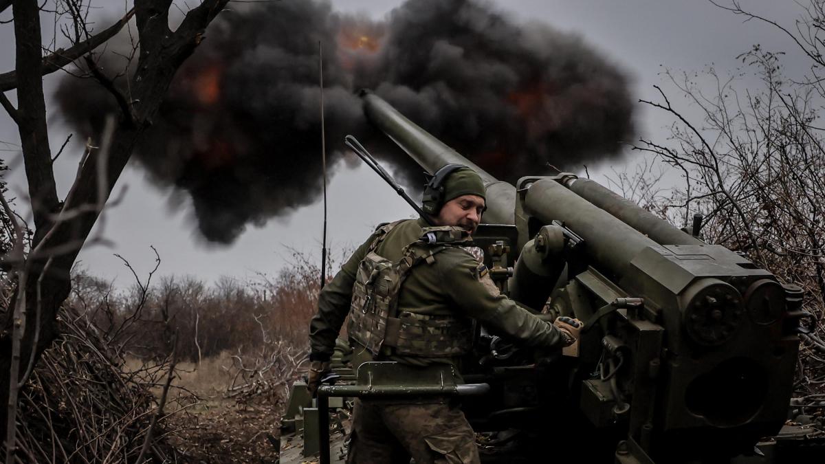 Rusia promete 'una respuesta acorde' tras lanzamiento de misiles de largo alcance por parte de Ucrania: 'ataques abren una nueva fase de la guerra'