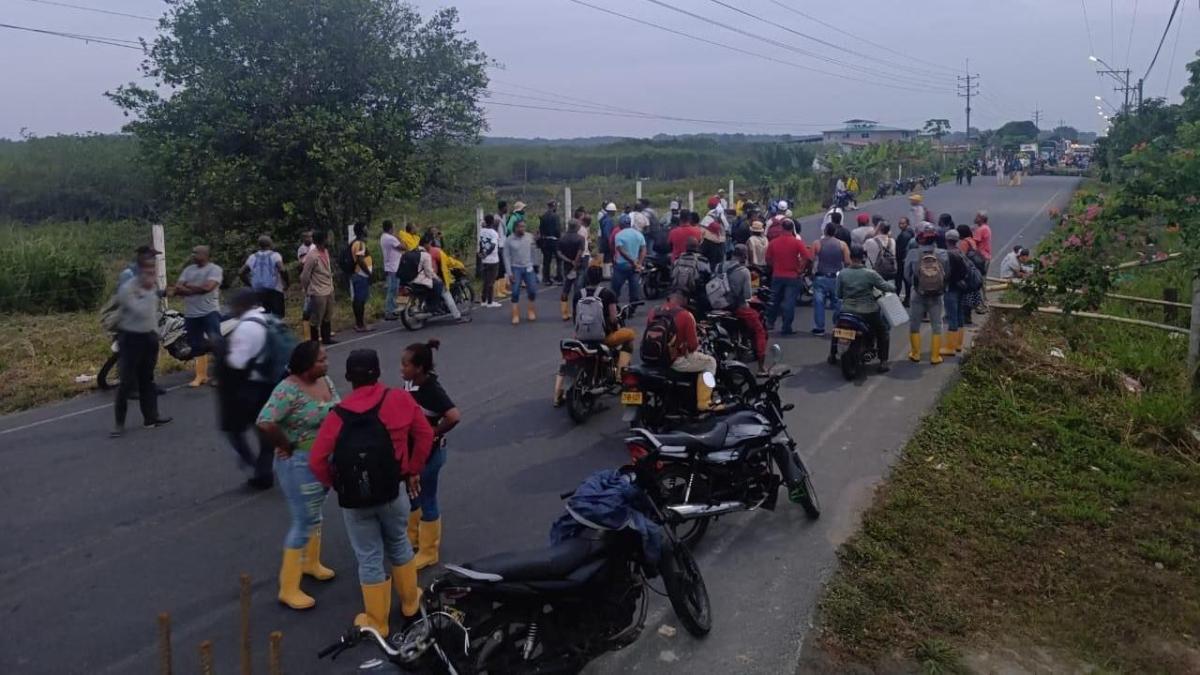 Caos vehicular por cierre de la vía entre Pasto y Tumaco, por minga indígena