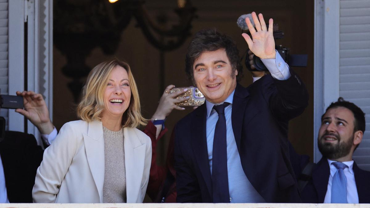 Javier Milei recibe a la primera ministra de Italia, Giorgia Meloni, en la Casa Rosada en el marco de su primera visita oficial a Argentina