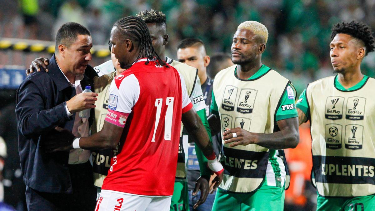 En Santa Fe estallan contra Efraín Juárez tras derrota con Nacional en Medellín: 'Es un irrespetuoso y soberbio'