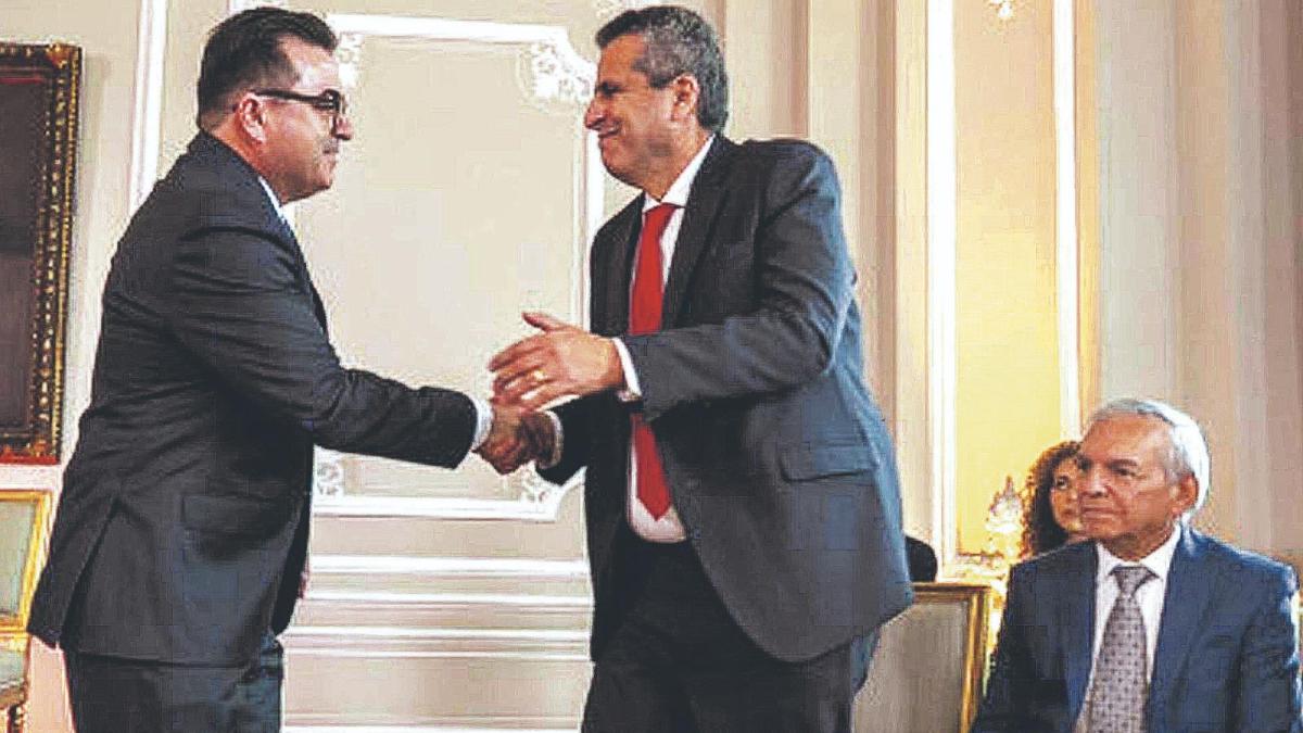 Savcı, eski bakan Luis F. Velasco'nun Olmedo López'den bir senatör sözleşmesini yönetmesini isteyeceğini söyledi