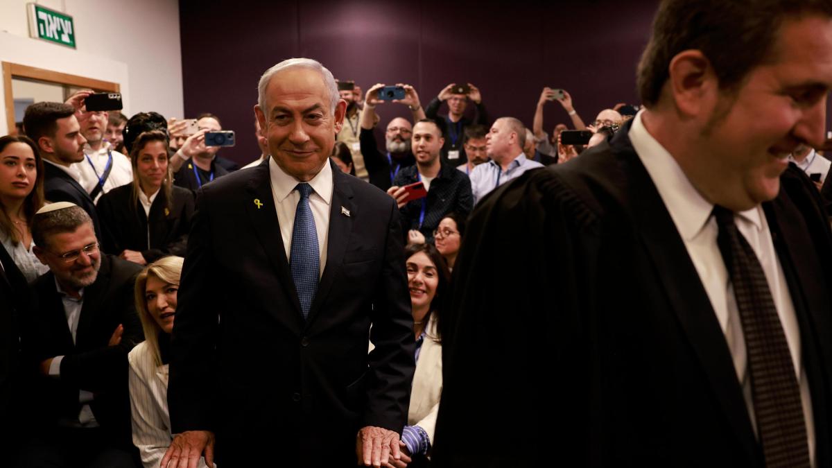 Las audiencias contra Benjamín Netanyahu serán aplazadas hasta el 6 de enero por su cirugía