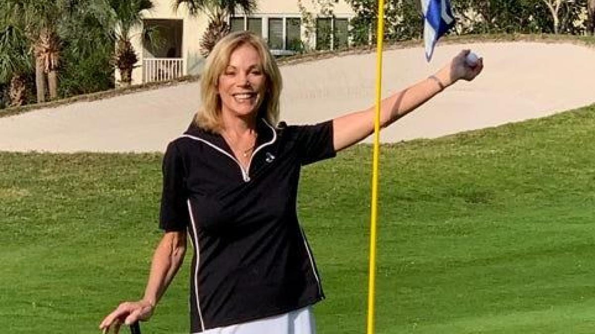 Es jubilada en Florida a los 77 años y camina 2 kilómetros diarios: sus 3 secretos de salud