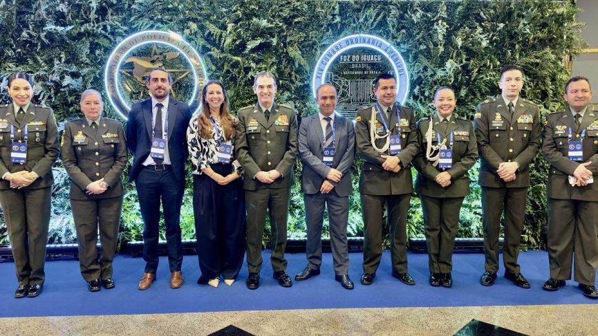 Kolombiya'nın Ameripol'ün başkanı olarak üstlendiği beş zorluk