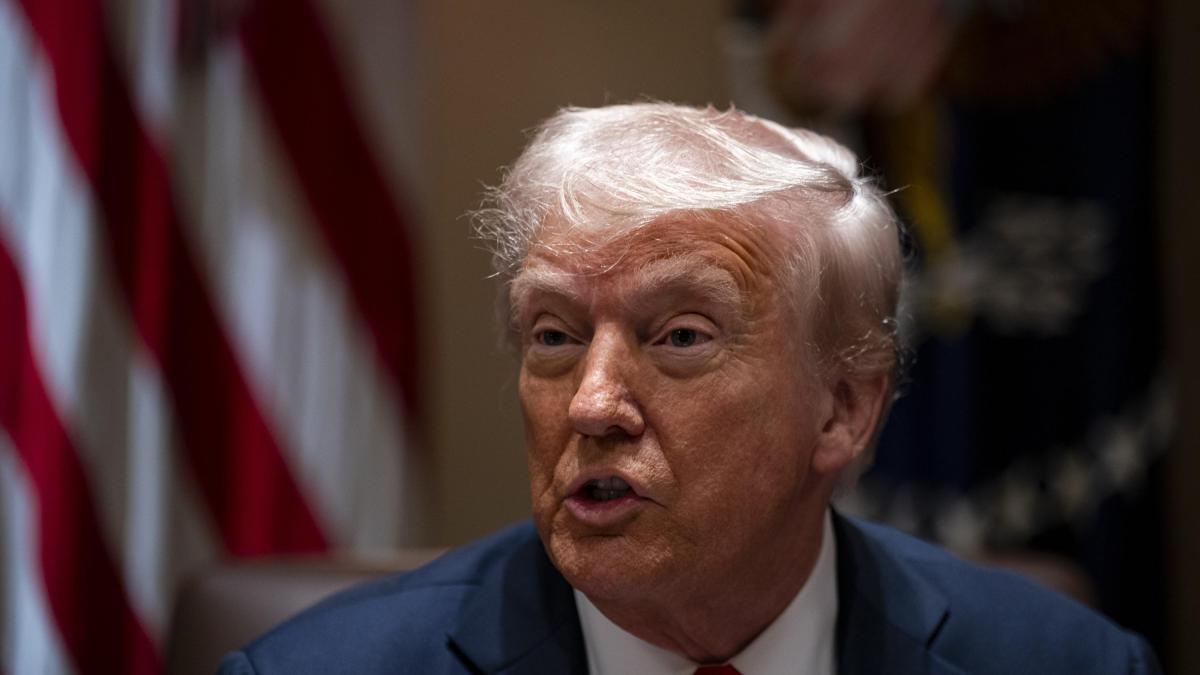 Afecta directamente a migrantes: por orden de Trump, hubo cientos de despidos en San Antonio, Texas