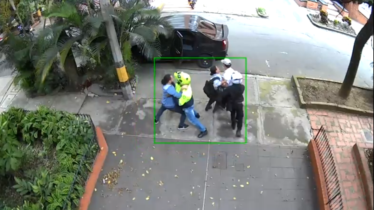 En video: autoridades investigan presunto intento de secuestro a una mujer en Medellín