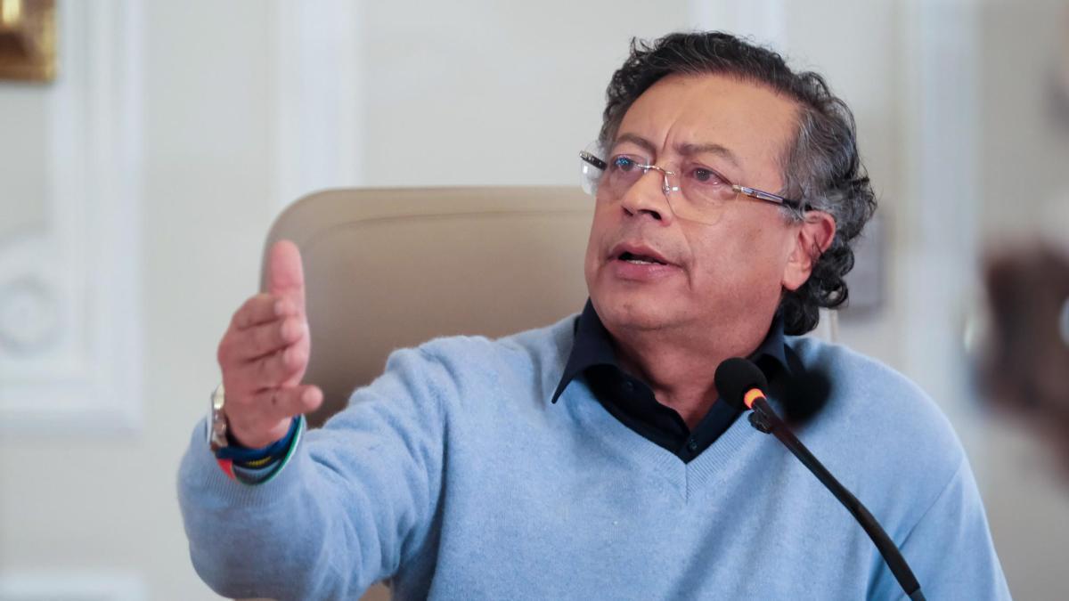 Petro anuncia transmisión de consejo de ministros para hablar de fiebre amarilla, pese a orden de Consejo de Estado