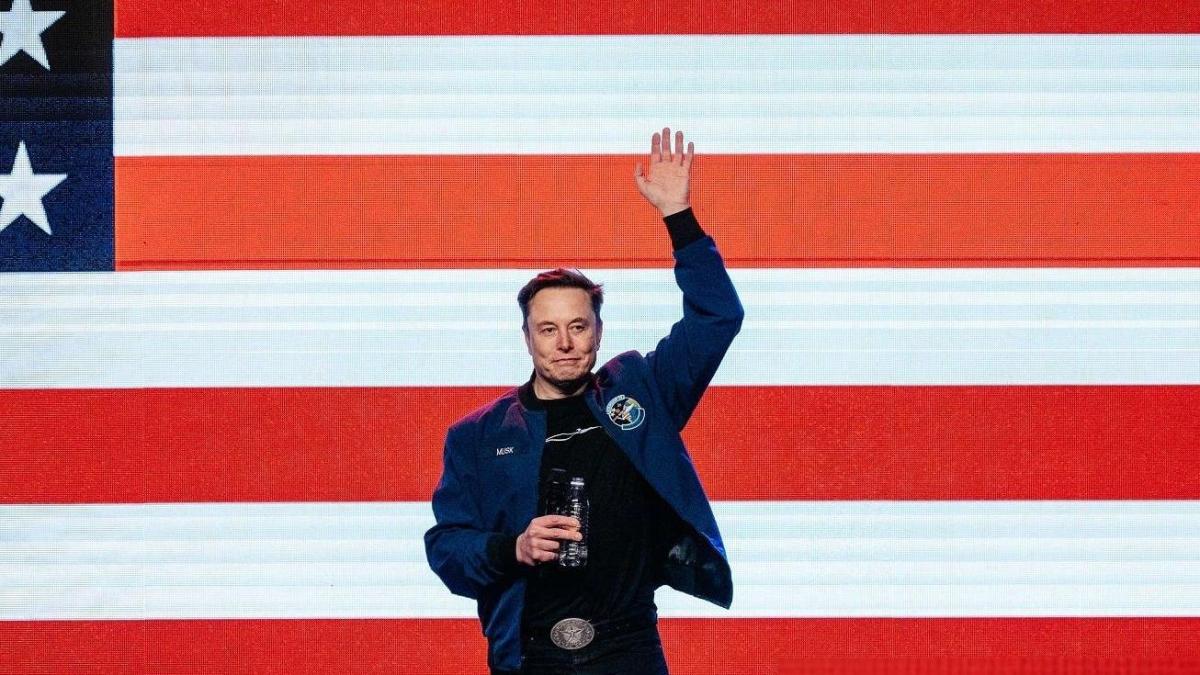 Elon Musk entregó cheques de un millón de dólares a dos estadounidenses: ¿por qué?