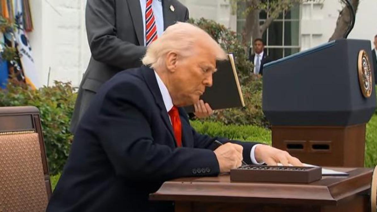 Trump puede estar a punto de firmar una de las leyes "más trascendentales" de Estados Unidos