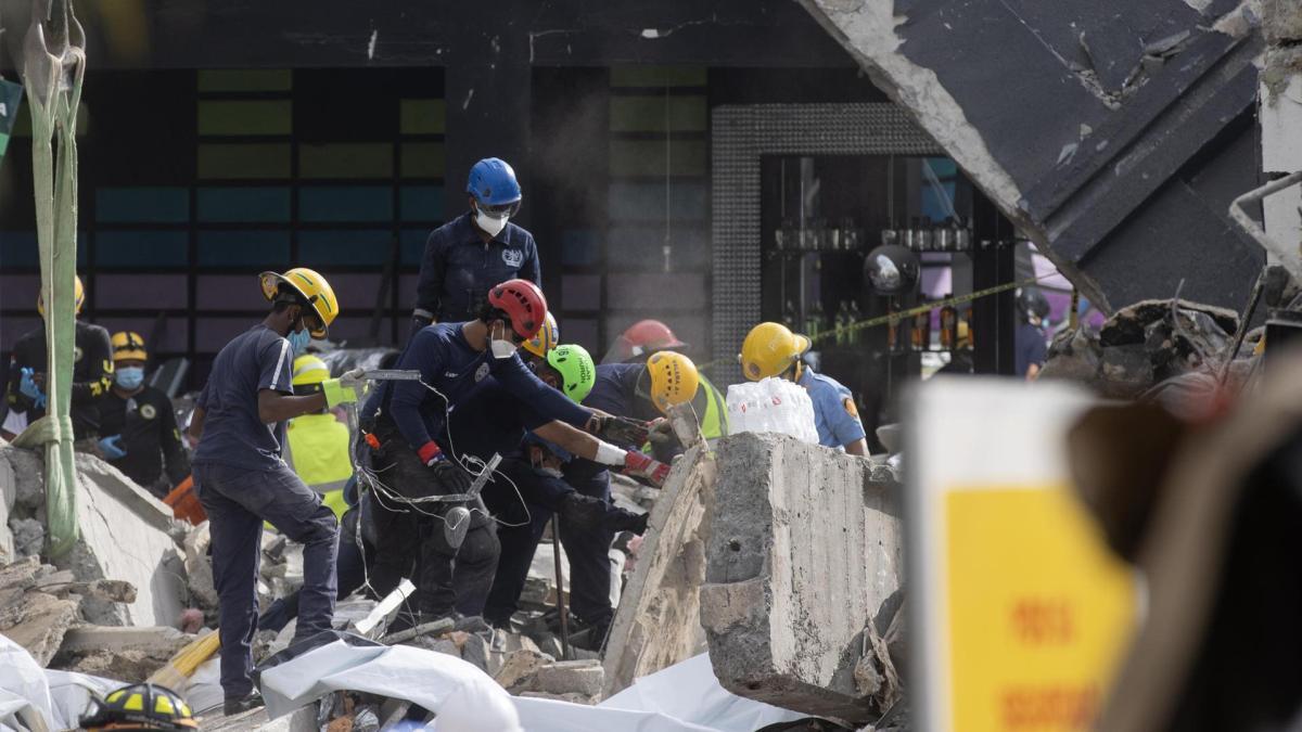 Colombiana entre lágrimas relató cómo fue rescatada de escombros de discoteca Jet Set: 'Tomamos una mala decisión'