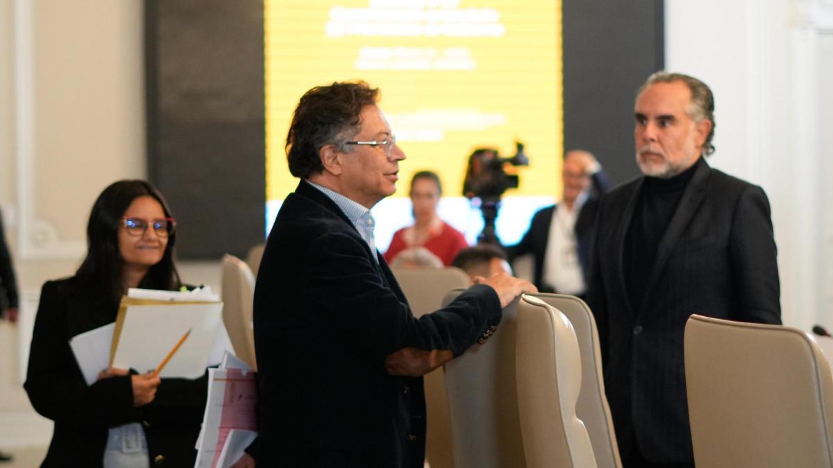 Las reacciones políticas tras anuncio del presidente Petro de decretar la emergencia económica por fiebre amarilla