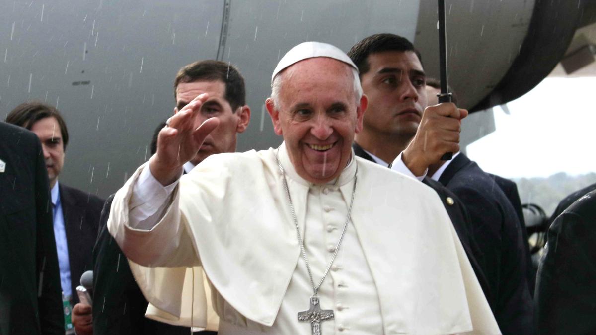 ¿Cuáles serían los representantes por Colombia en el funeral del papa Francisco?