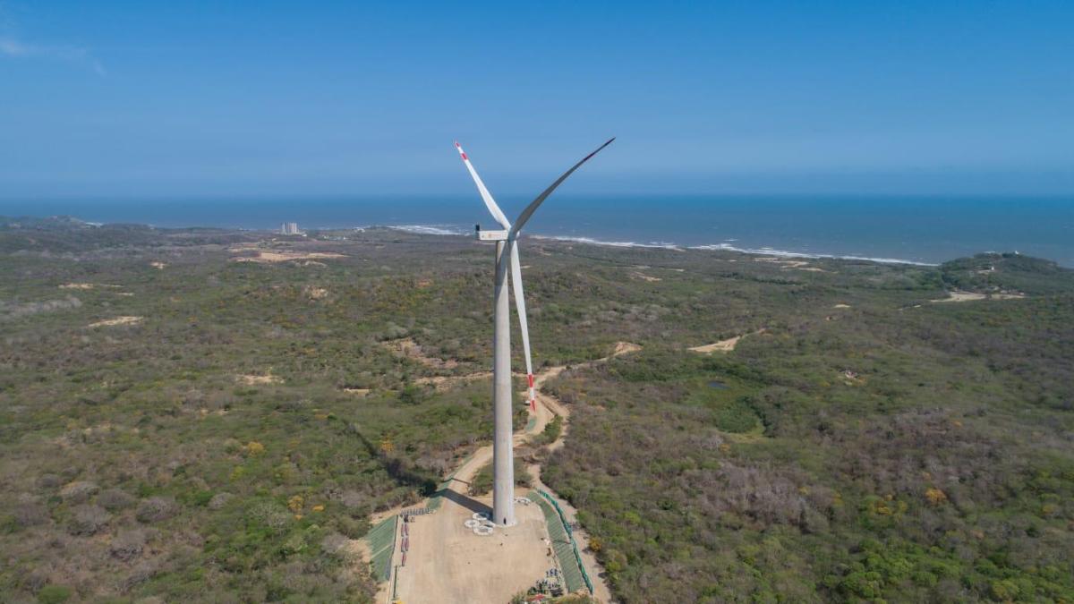 En 2025 se espera una inversión de US$ 500 millones para 22 nuevos parques solares y eólicos en Colombia