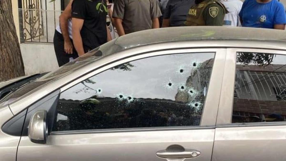 Atlántico: lo asesinaron de 10 disparos dentro de su carro: la víctima tenía antecedentes por homicidio