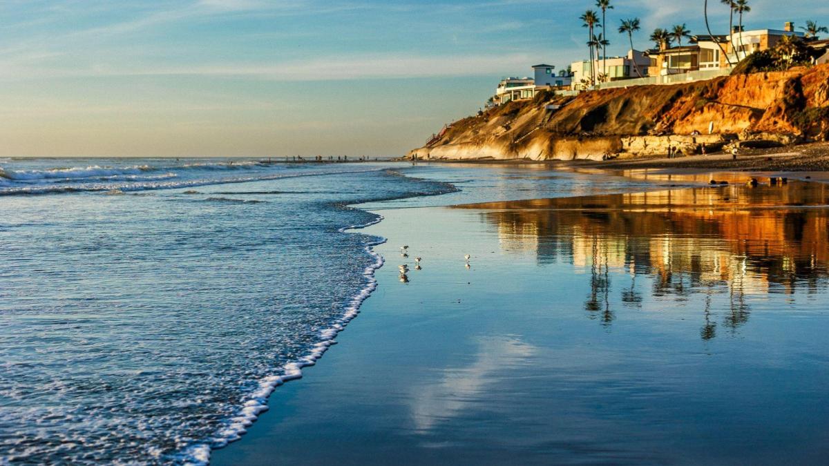 Bonita y perfecta para turistas: la desconocida ciudad costera de California a la que todos quieren ir