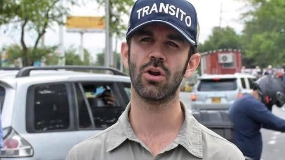 Secretario de Movilidad de Cali sigue hospitalizado: analizan cámaras para capturar a motociclista que lo atropelló