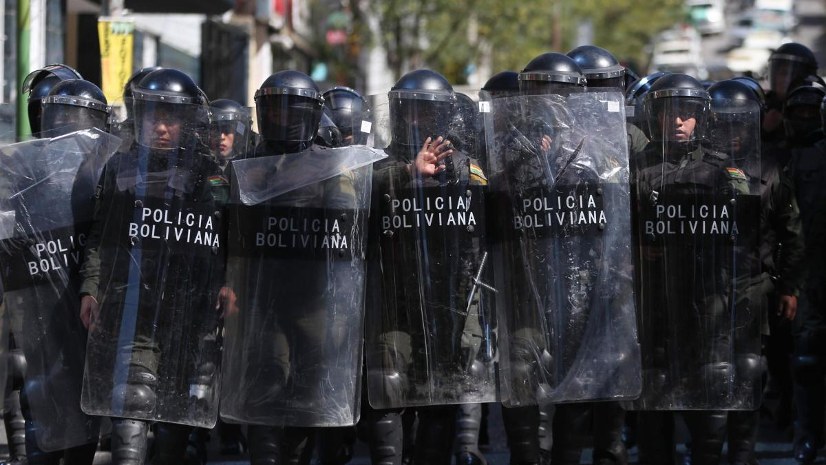 Enfrentamientos en Bolivia por candidatura presidencial de Evo Morales: 20 detenidos y cuatro policías heridos